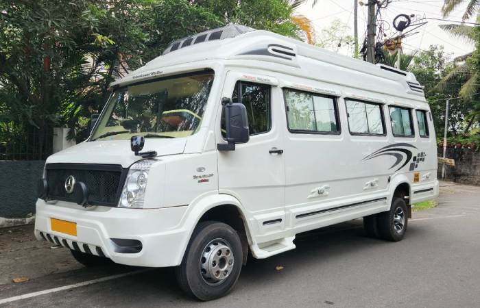 17 Seater Tempo Traveller