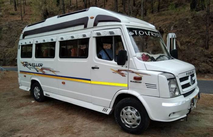 15 Seater Tempo Traveller