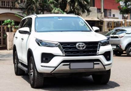 Toyota Fortuner Taxi